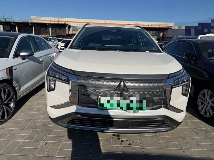 Фото 2 - Mitsubishi Airtrek EV