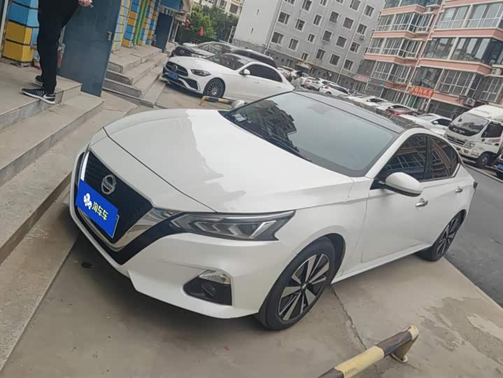 Фото 1 - Nissan Teana