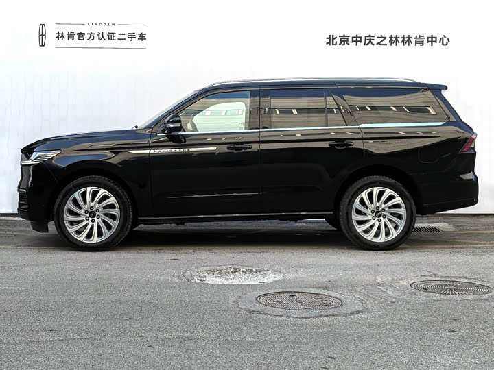 Фото 3 - Lincoln Navigator