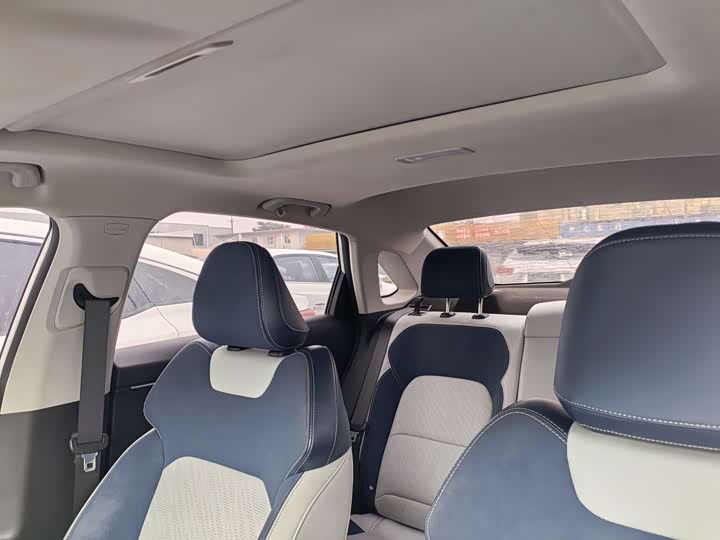 Фото 9 - Geely Emgrand GL