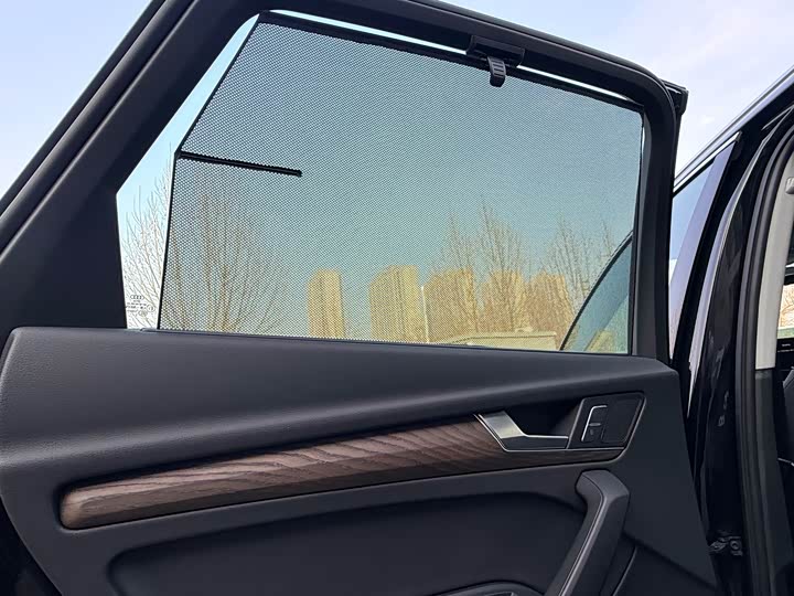 Фото 8 - Audi Q5L