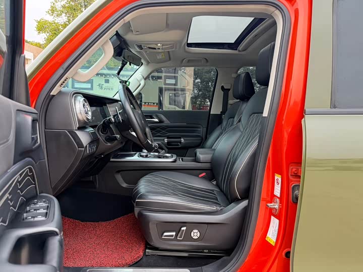 Фото 4 - Tank 300