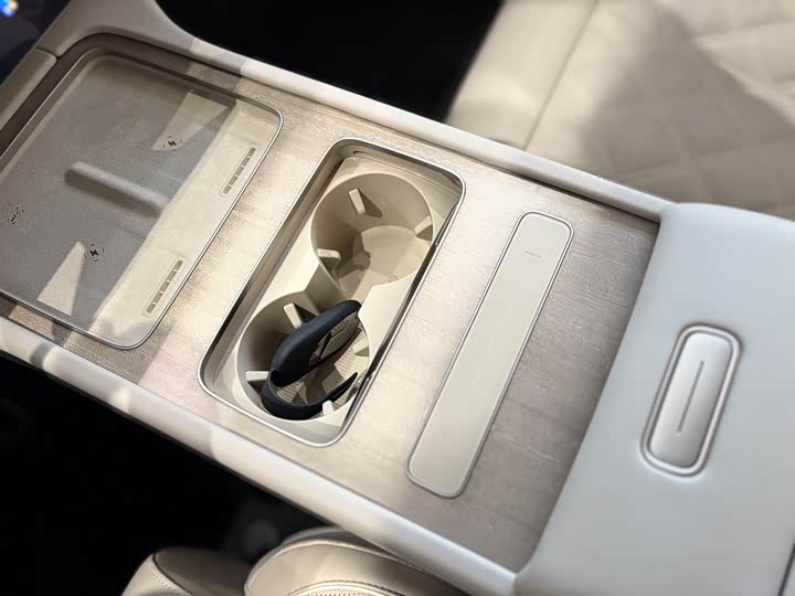 Фото 8 - Nio ES8