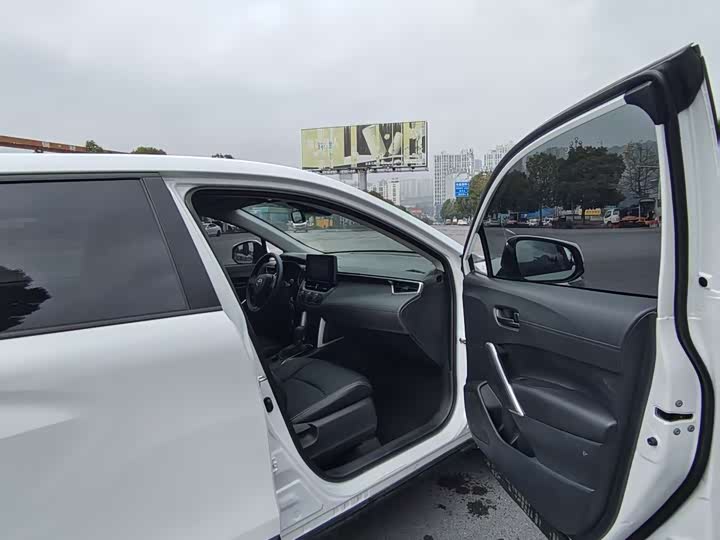 Фото 7 - Toyota Corolla Cross