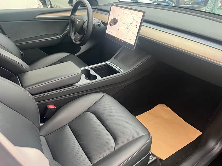 Фото 6 - Tesla Model Y