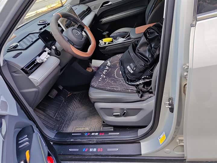 Фото 9 - Bestune 03