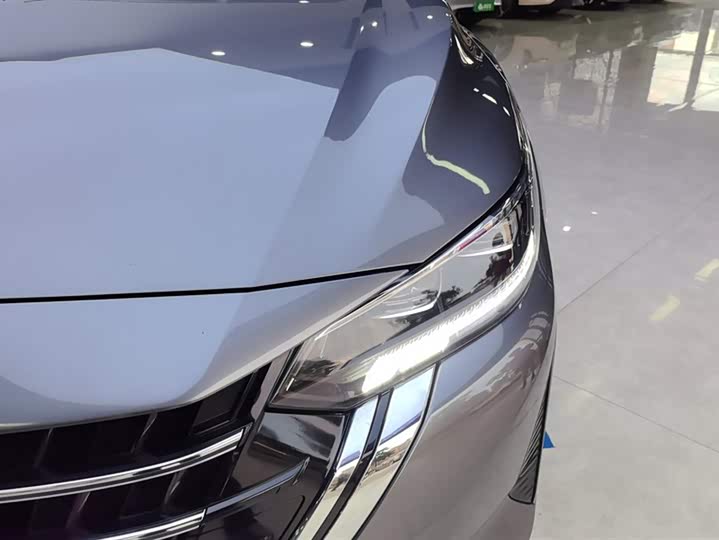 Фото 5 - Nissan Sylphy