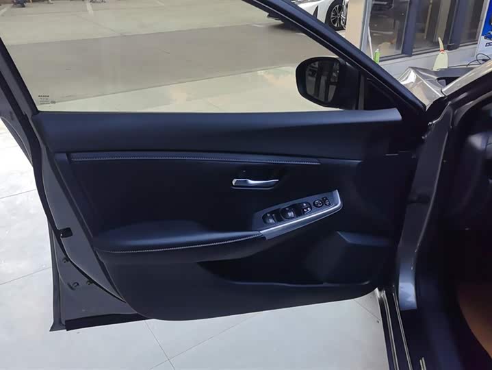 Фото 7 - Nissan Sylphy