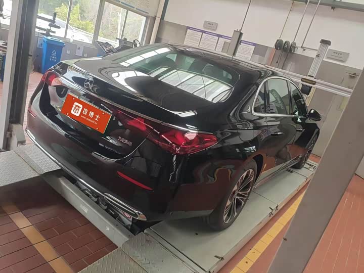 Фото 3 - Mercedes-Benz E-Class Hybrid