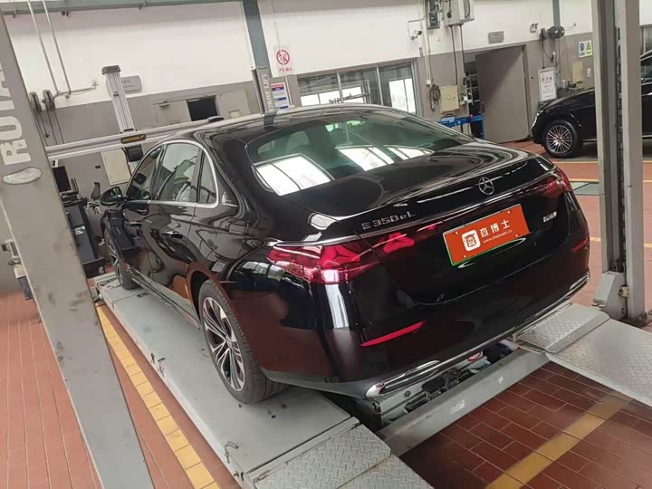 Фото 4 - Mercedes-Benz E-Class Hybrid