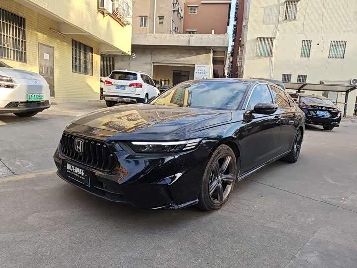 Фото 1 - Honda Inspire