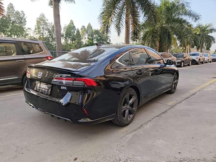 Фото 4 - Honda Inspire