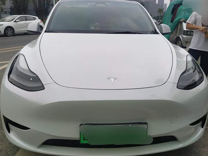 Фото 2 - Tesla Model Y