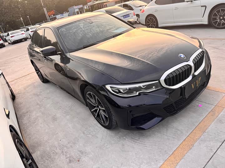 Photo 4 - BMW 3 Series