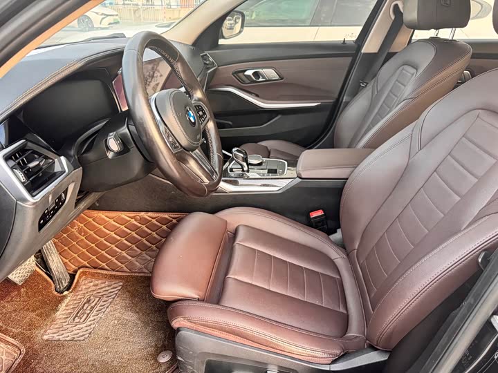 Photo 8 - BMW 3 Series