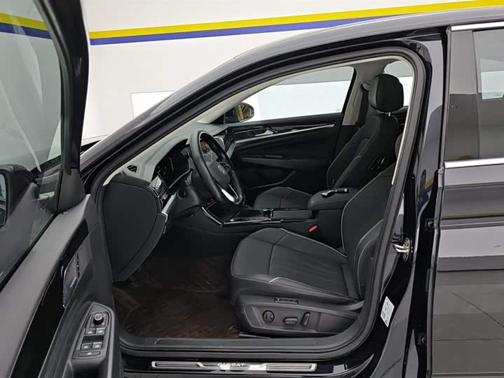 Фото 9 - Volkswagen Passat