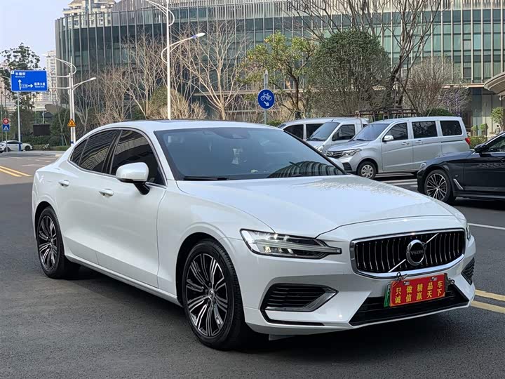 Фото 3 - Volvo S60 Hybrid