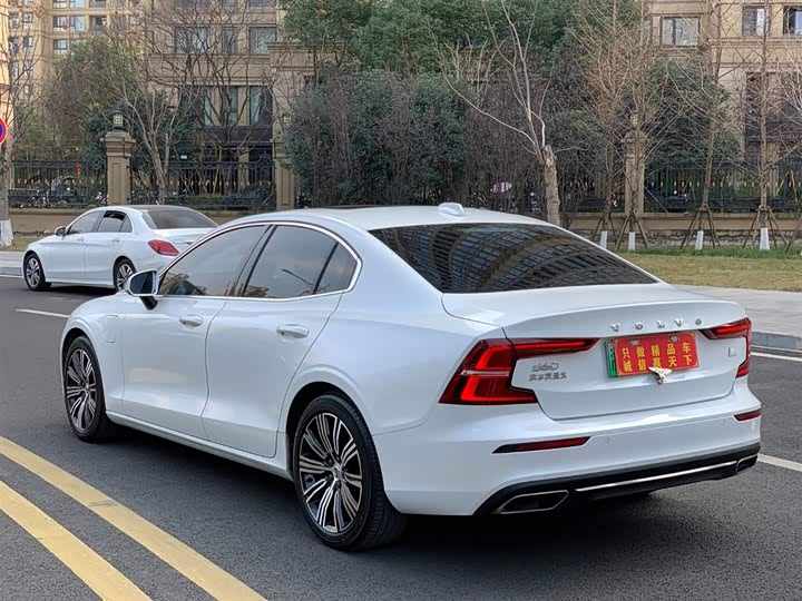 Фото 6 - Volvo S60 Hybrid