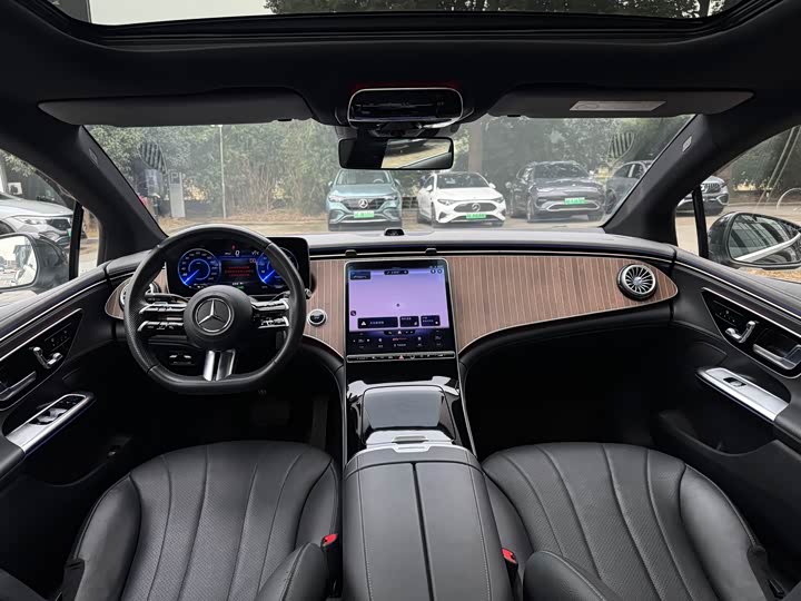 Фото 9 - Mercedes-Benz EQE