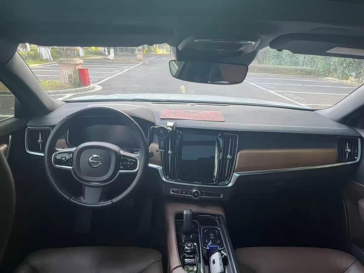 Фото 5 - Volvo S90