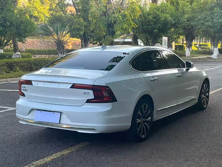 Фото 7 - Volvo S90