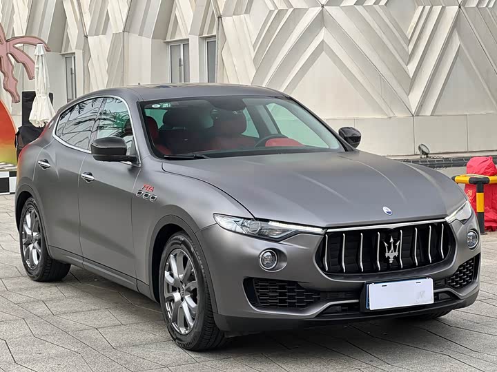 Фото 3 - Maserati Levante