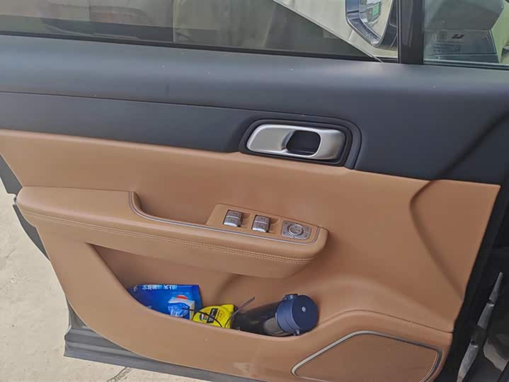 Фото 7 - LiXiang One