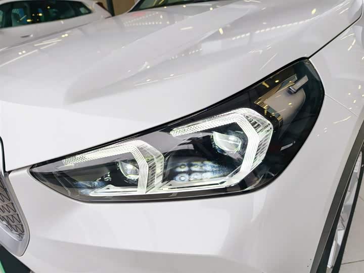 Фото 2 - BMW iX1