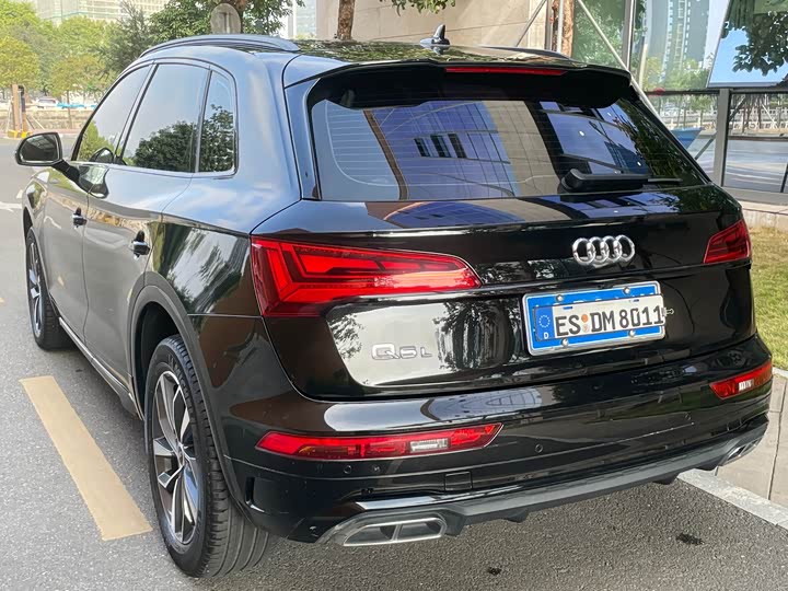 Фото 5 - Audi Q5L