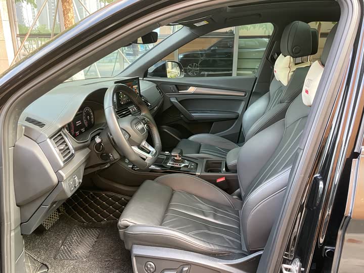 Фото 6 - Audi Q5L