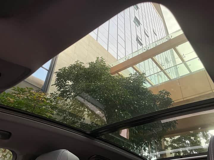 Фото 9 - Audi Q5L