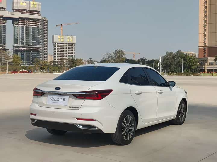 Фото 5 - Ford Escort