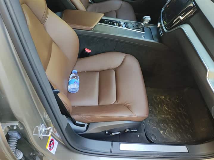 Фото 8 - Volvo S60