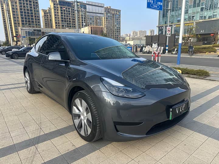 Фото 3 - Tesla Model Y