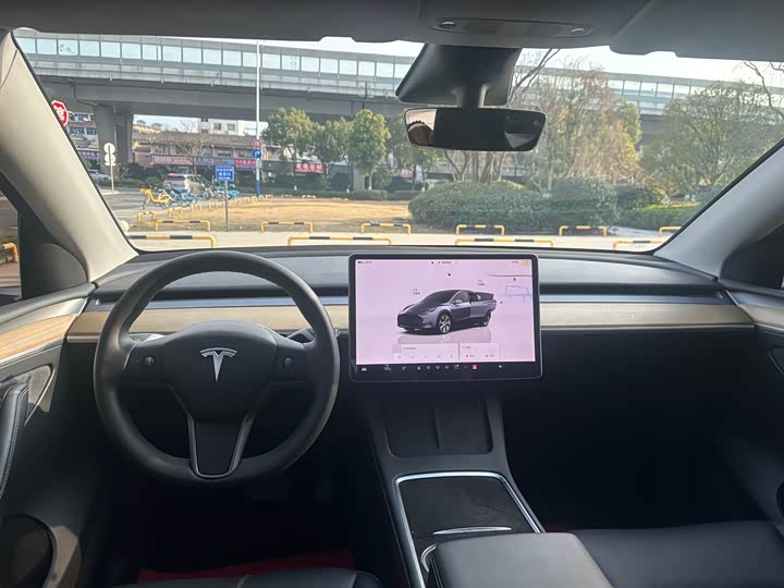 Фото 6 - Tesla Model Y