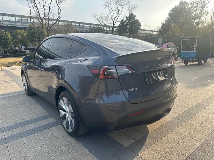 Фото 9 - Tesla Model Y