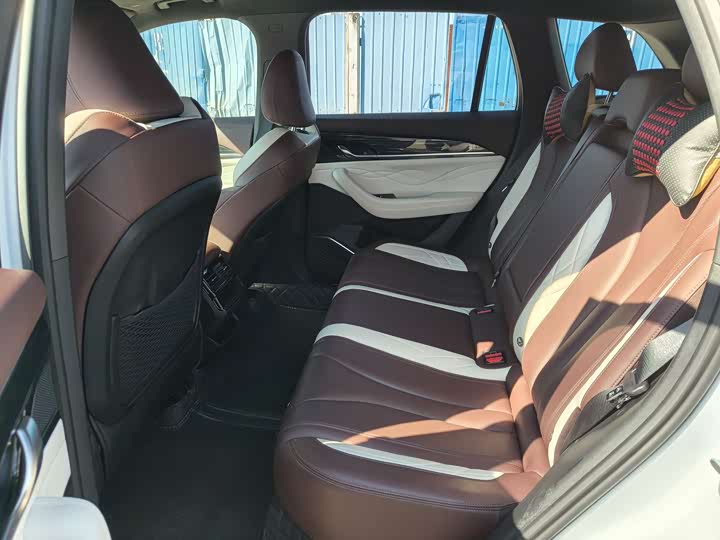 Photo 5 - Geely Monjaro