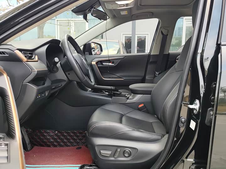 Фото 4 - Toyota Wildlander