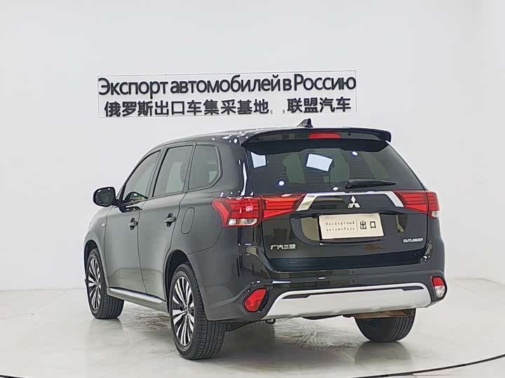 Фото 4 - Mitsubishi Outlander