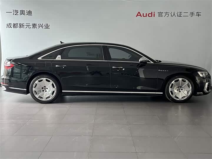 Фото 3 - Audi A8