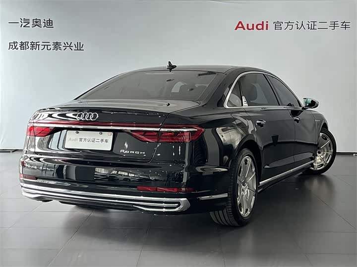 Фото 4 - Audi A8