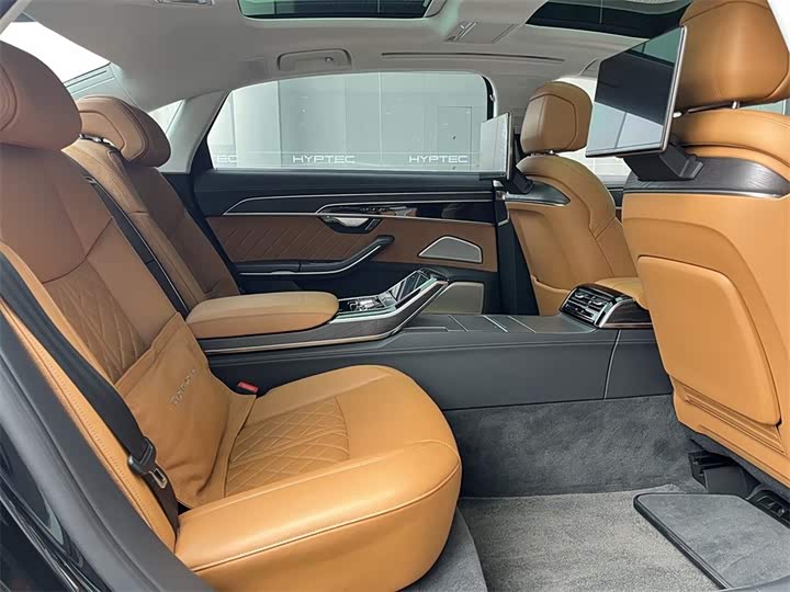 Фото 7 - Audi A8