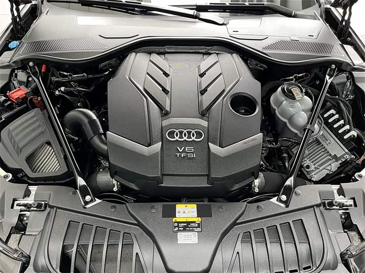 Фото 8 - Audi A8