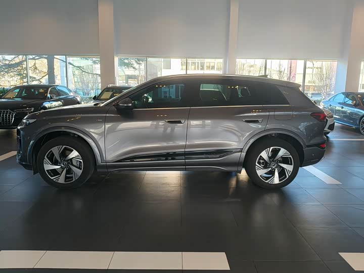 Фото 5 - Audi Q6L e-tron