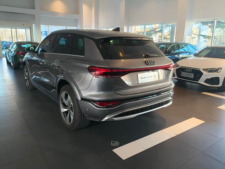 Фото 6 - Audi Q6L e-tron
