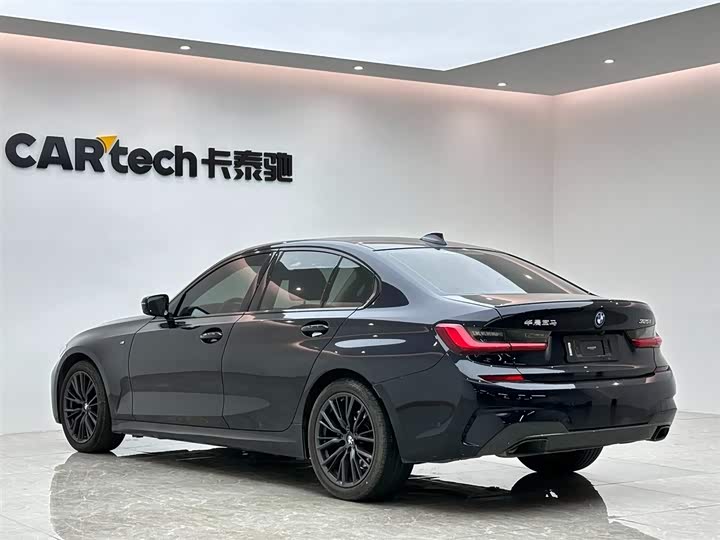 Photo 3 - BMW 3 Series