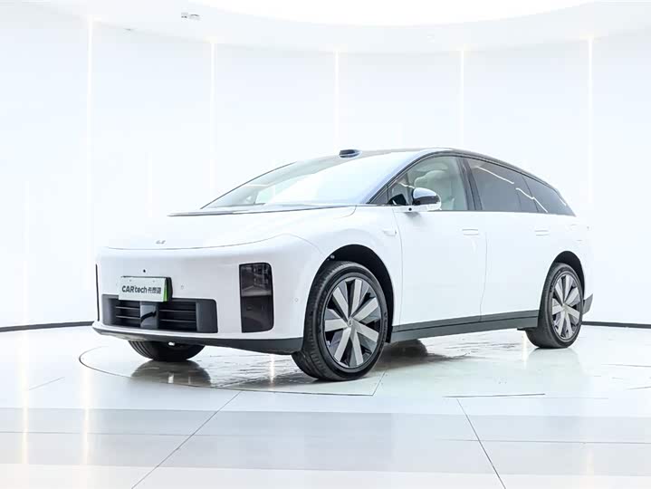 Фото 1 - LiXiang i6