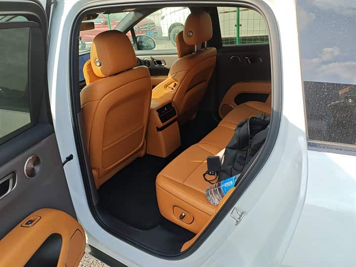 Фото 2 - LiXiang i6