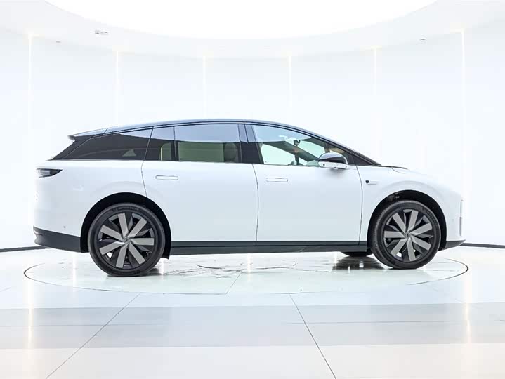 Фото 7 - LiXiang i6