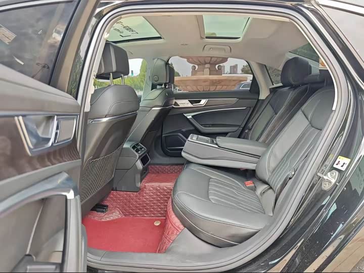 Фото 6 - Audi A6L